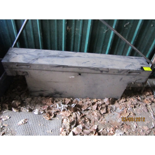 PICK UP TRUCK TOOLBOX
