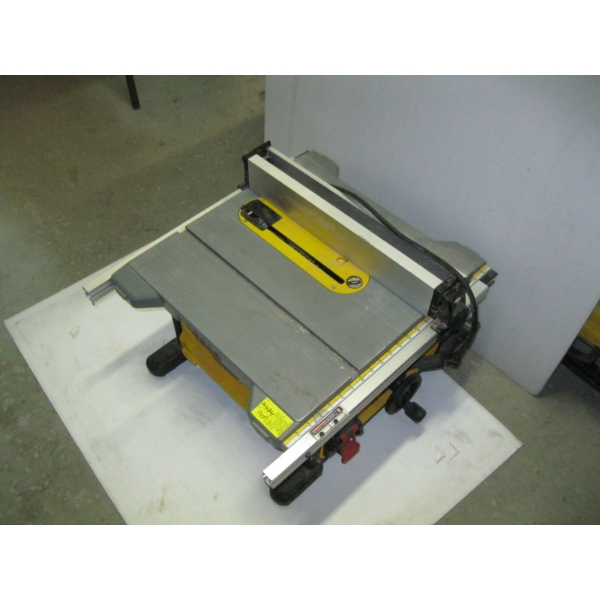 DEWALT PORTABLE TABLE SAW