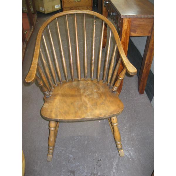 WOOD ROCKING CHAIR
