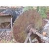 Image 4 : HEAVY DUTY SAW BLADE ON STAND W/DRIVE AXLE