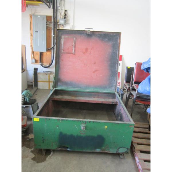 LG. SQUARE TOOL STORAGE BOX