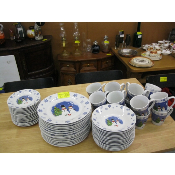 LG. SET OF CHRISTMAS SNOWMAN DISHES