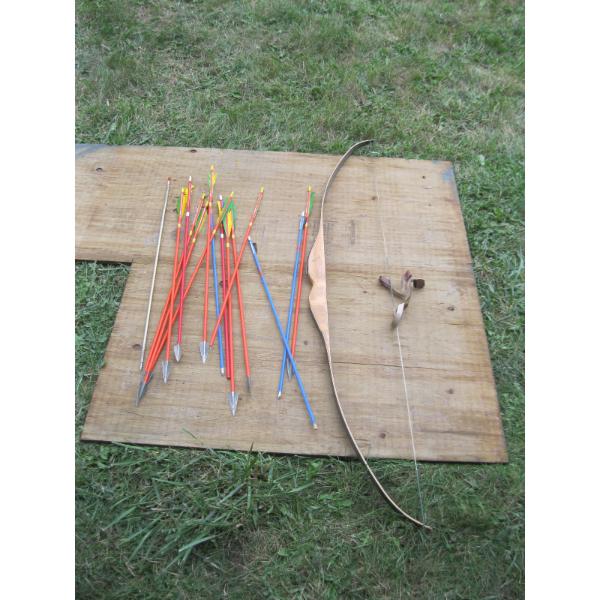 RECURVE BOW & ARROWS