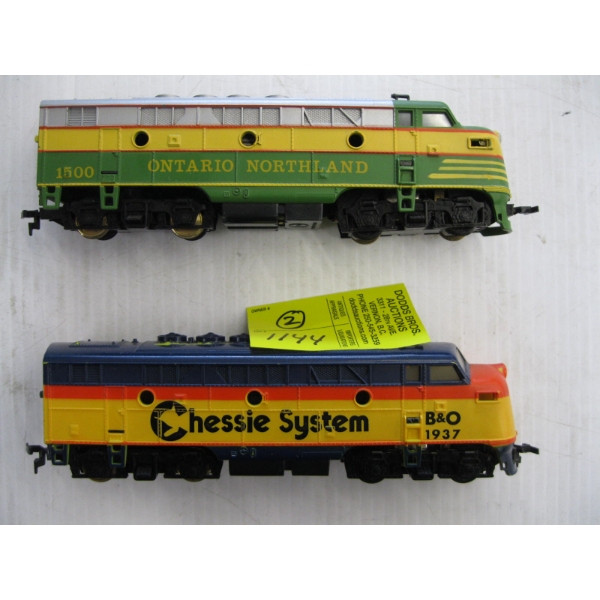 2 HO SCALE TRAIN ENGINES