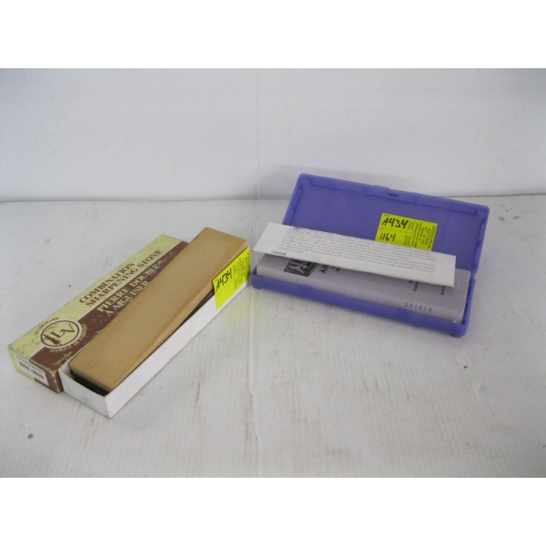 2 SHARPENING STONES
