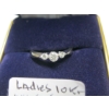 Image 3 : LADIES 10KT WHITE GOLD DIAMOND RING W/3 DIAMONDS - SZ 4.5
