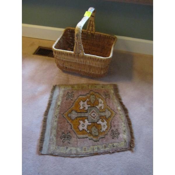 BASKET W/SM. KNEELING RUG