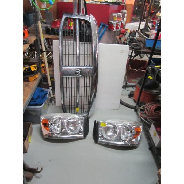 DODGE GRILL W/LIGHTS