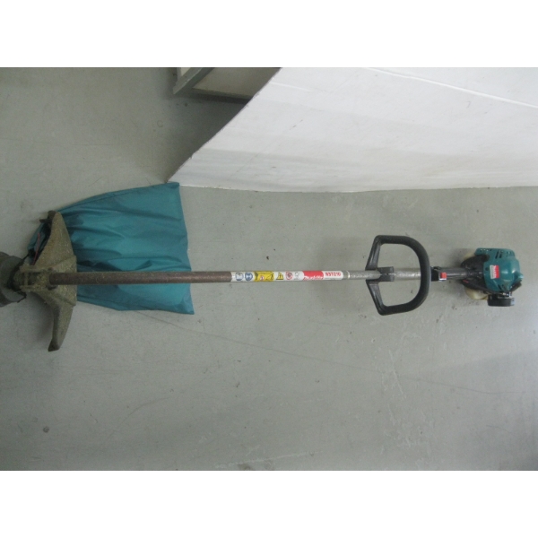 MAKITA GAS POWERED WEED WACKER