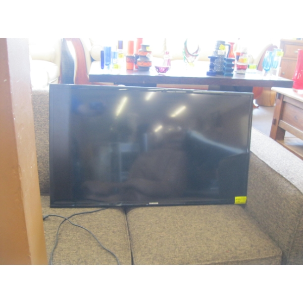 40" SAMSUNG TV