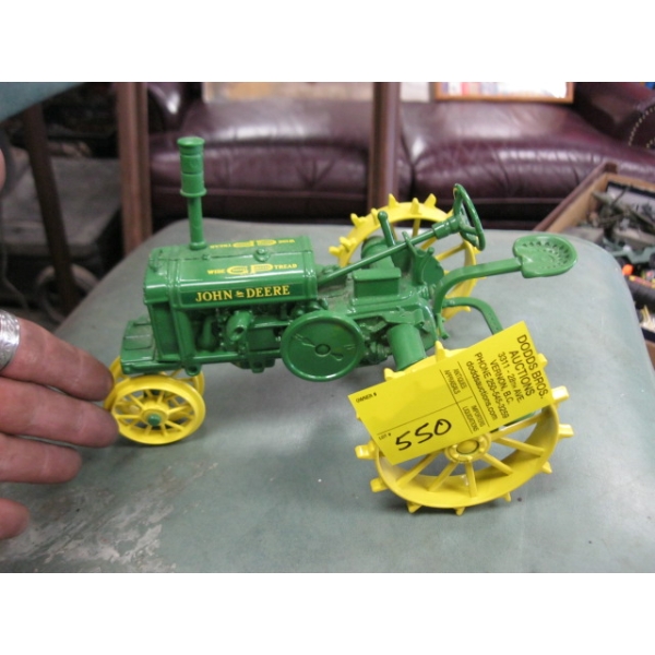 JOHN DEERE WIDE TREAD DIECAST TRACTOR