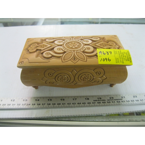 SM. CARVED JEWELLERY BOX