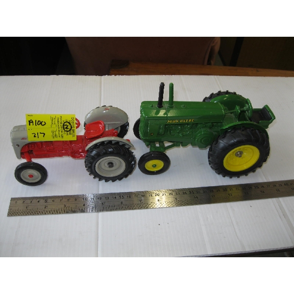 FORD TRACTOR & JOHN DEERE TRACTOR