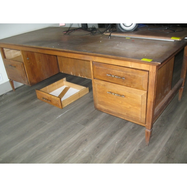 LG. EXECUTIVE OFFICE DESK - NEEDS HELP