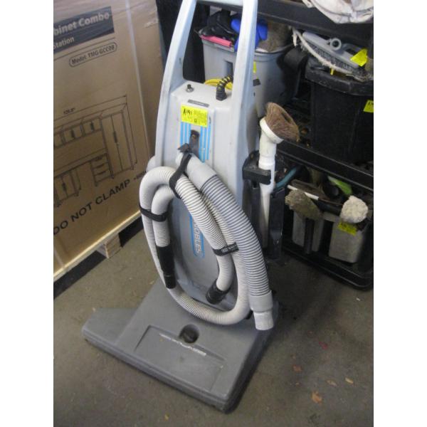 SPEED VAC 22 BY NOBLES FLOOR SCRUBBER RUG CLEANING UNIT