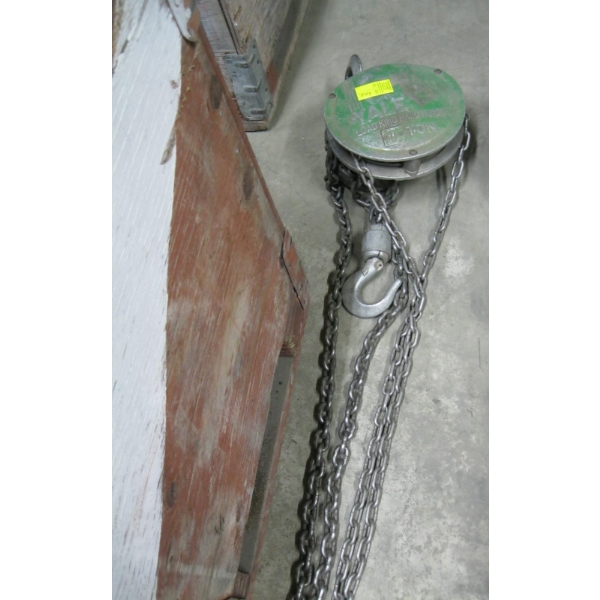 YALE 1 TON CHAIN HOIST