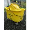 Image 2 : MOP BUCKET W/SQUEEGEE