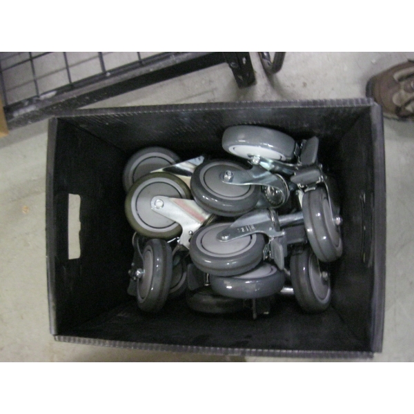 BOX OF CASTORS