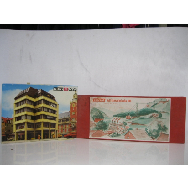 HO SIZE TRAM & COMMERCIAL BUILDING