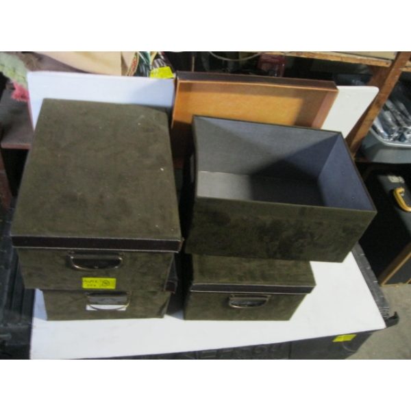 4 STORAGE CONTAINERS