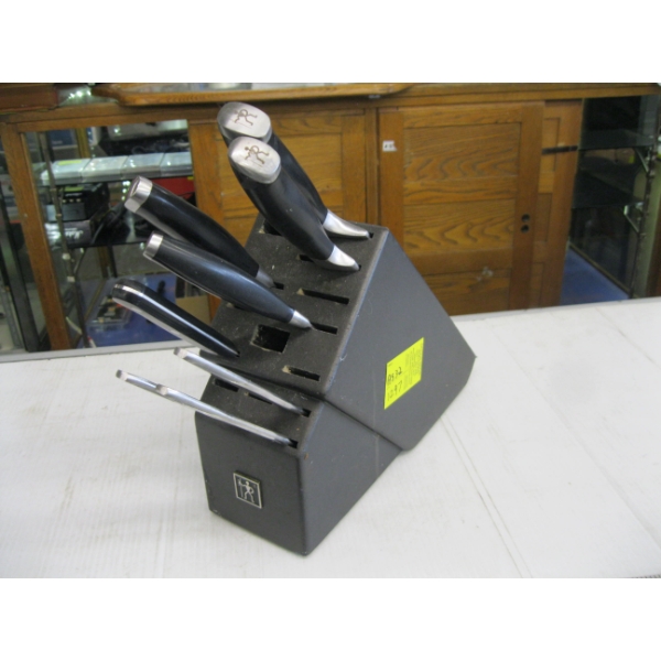 KNIFE BLOCK W/HENKELS KNIVES