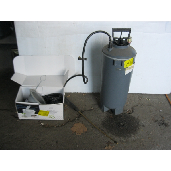 SPRAYER & A TOILET CLEANER