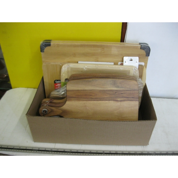 NEW WOOD CUTTING BOARDS