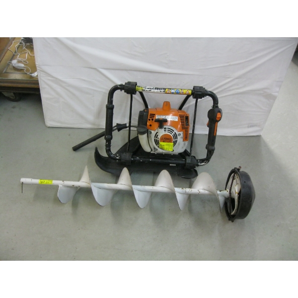 STIHL BT121 GAS POWERED AUGER W/BIT