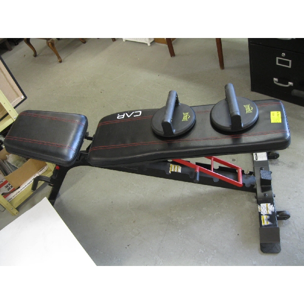 WEIGHT BENCH & PAIR OF EVERLAST PUSH UP HANDLES