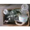 Image 3 : 2 BOXES OF MISC. CANNISTERS, DECANTERS, PLASTICWARE, ETC.