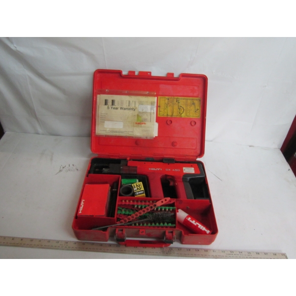 HILTI DX450 POWER ACTUATED NAILER W/CHARGES & NAILS