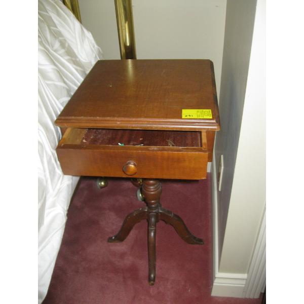 SINGLE DRAWER ANTIQUE 4 LEG TABLE