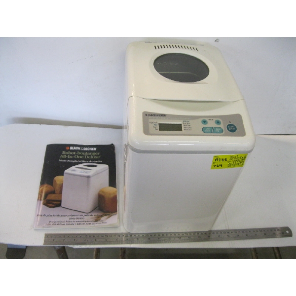 BLACK & DECKER BREADMAKER