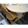 Image 2 : OVAL DINING TABLE W/4 ARROWBACK CHAIRS