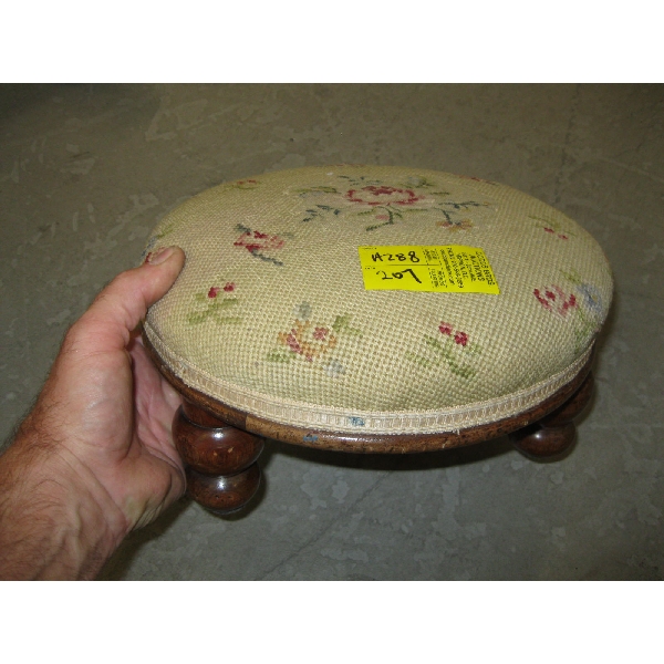 SM. ROUND NEEDLEPOINT ANTIQUE STOOL