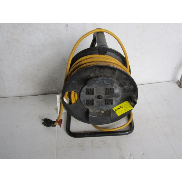 EXTENSION CORD ROLLER W/CORD