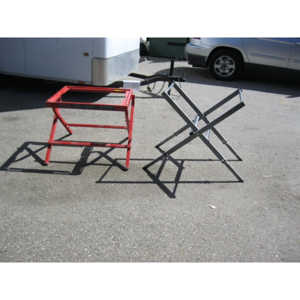 2 FOLDING STANDS