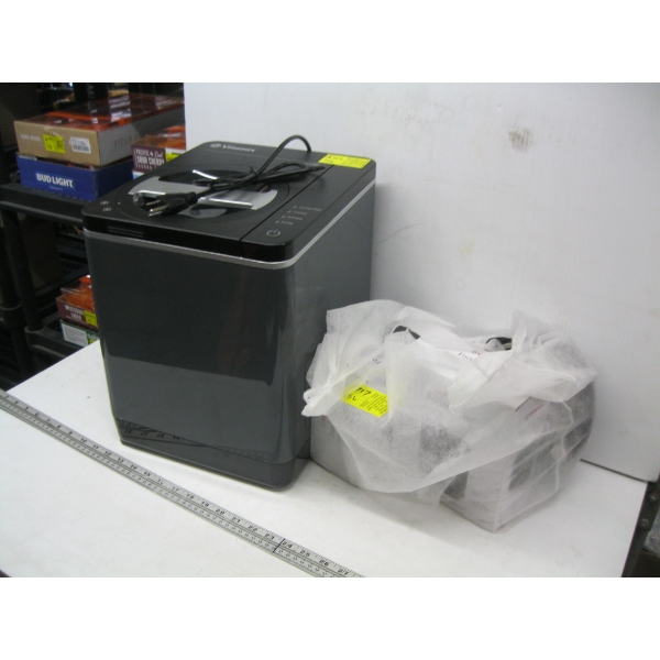 LIKE NEW VITAMIX FOOD CYCLER, W/ EXTRA FILTERS AND ACCESSORIES