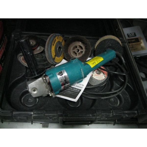 MAKITA 125MM ANGLE GRINDER W/ACCESS.