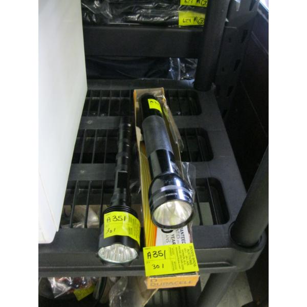 2 FLASHLIGHTS & BATTERIES