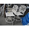 Image 1 : 2 SWIVEL PATIO STOOLS