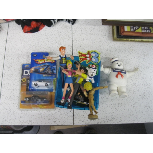 2 NEW CARS: HOTWHEELS & DUB CITY & BIN OF MISC. SM. FIGURINES