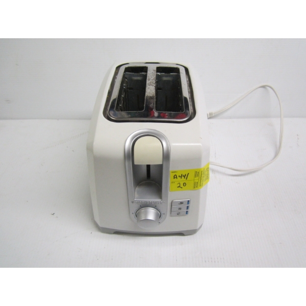 BLACK & DECKER 2 SLICE TOASTER
