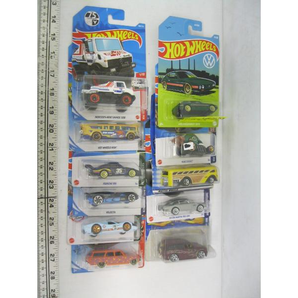 11 HOT WHEELS CARS
