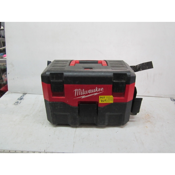 MILWAUKEE BATTERY OPERATED SHOP VAC, NO BATTERY OR CHARGER