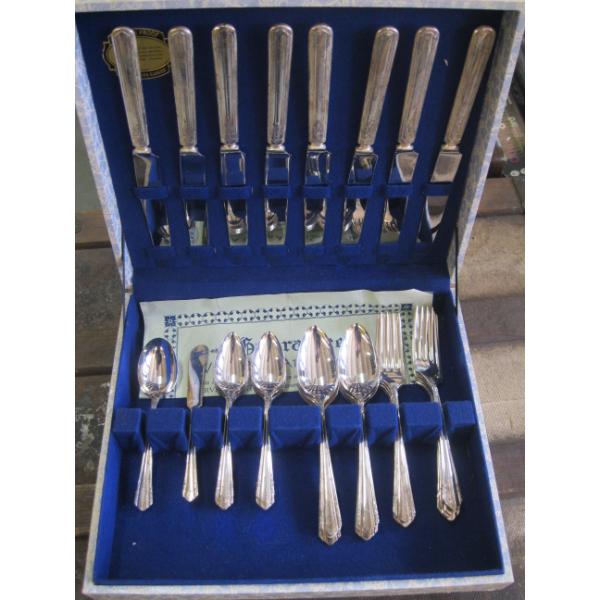 CASED SET OF SILVERPLATE CUTLERY