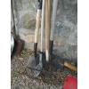Image 1 : BUNDLE OF GARDEN TOOLS