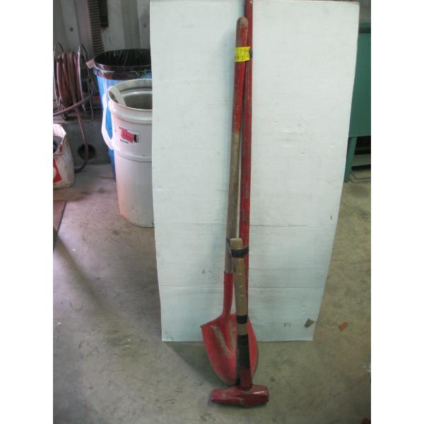 BUNDLE OF TOOLS - SLEDGEHAMMER, PRYBAR, SHOVEL