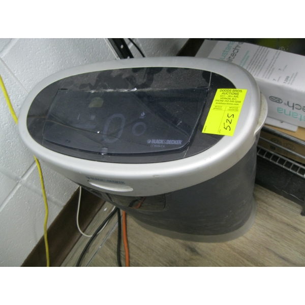 BLACK & DECKER SHREDDER