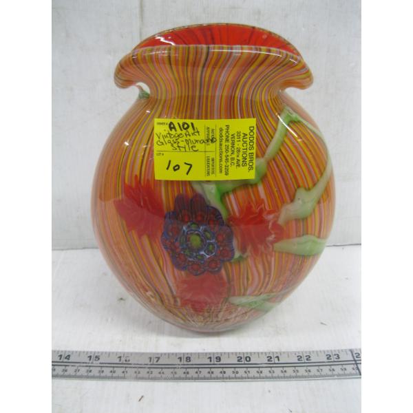 VINTAGE ART GLASS VASE